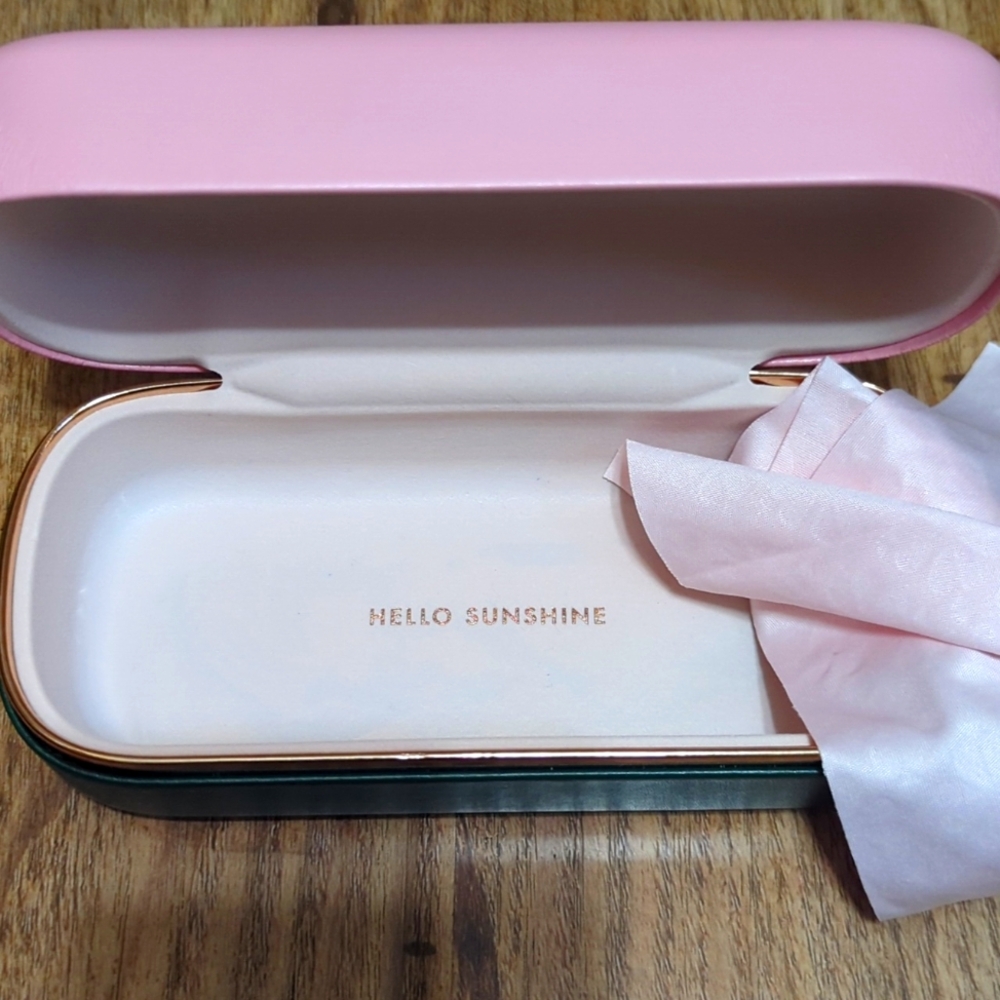 Kate Spade sunglass case - Picture 3 of 3